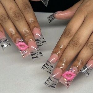 •Wild Kiss• 24 Piece Zebra Print Flare Press On Nails